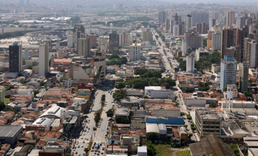De acordo com a Prefeitura de São Caetano do Sul, quem paga 
à vista tem 4% de desconto no valor total do imposto 