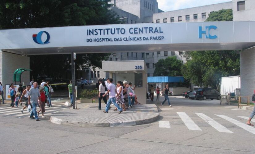 Fachada do Hospital das Cl&iacute;nicas, na regi&atilde;o central de S&atilde;o Paulo