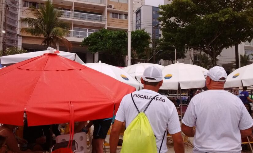 Vigilância Sanitária destaca que seus funcionários possuem a identidade funcional crachá da Prefeitura de Guarujá