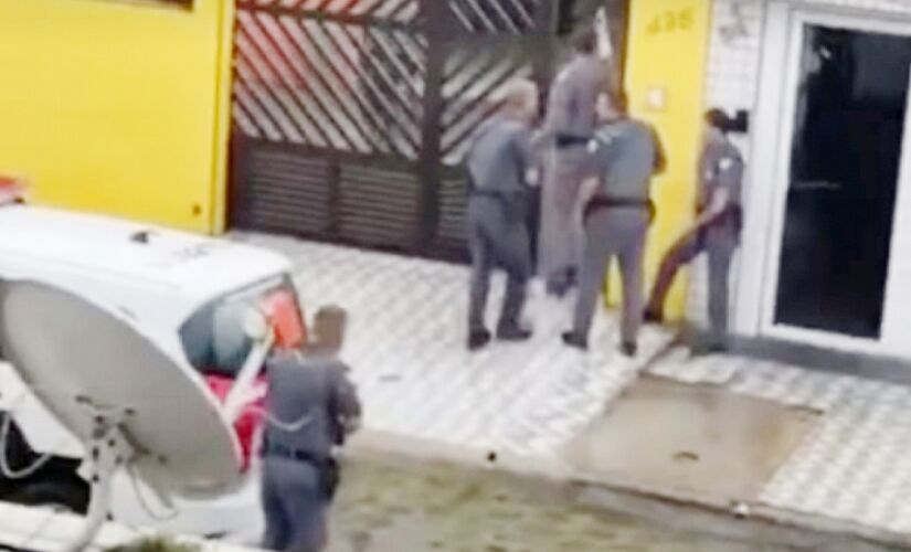 Com o aux&iacute;lio do Helic&oacute;ptero &Aacute;guia, o quarteir&atilde;o foi cercado
