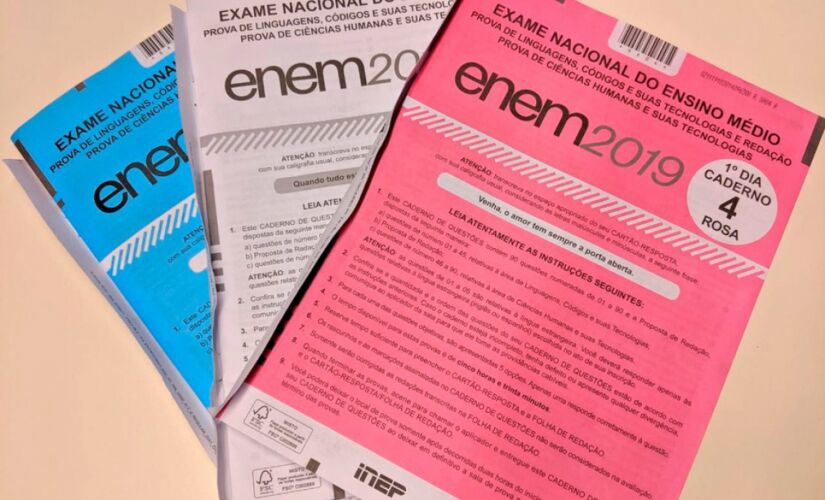 O Enem 2020 foi adiado por causa da pandemia do novo coronavírus, após  pressão de entidades e  estudantes 