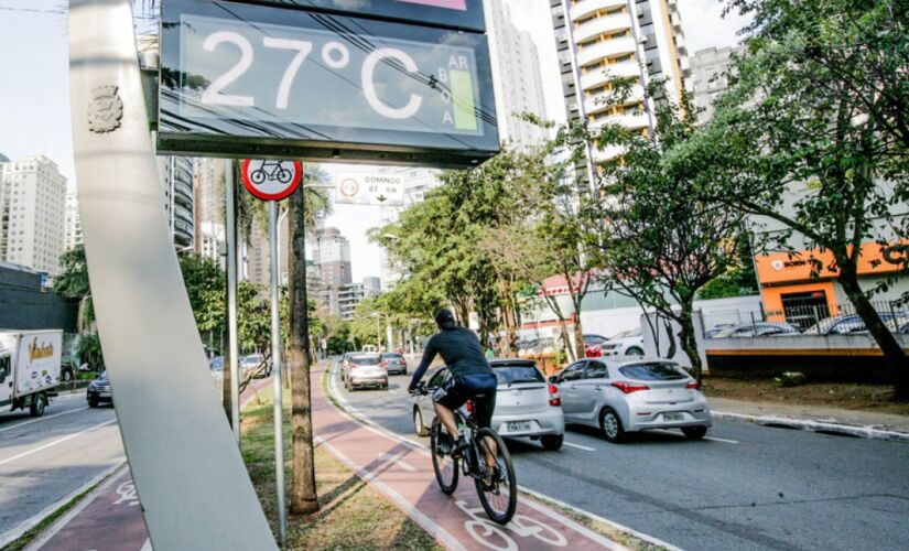 As temperaturas variam entre mínima de 17°C e a máxima atinge os 28°C no período da tarde de amanhã (25)