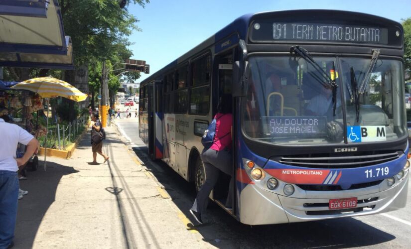 A linha intermunicipal 191 (Taboão da Serra/Parque Pinheiros - Metrô Butantã) subiu para R$ 5,15