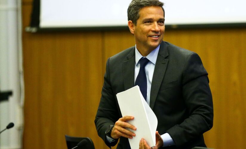 Para Campos Neto, a liberação do FGTS contribuiu para que o indicador de endividamento terminasse o ano em queda