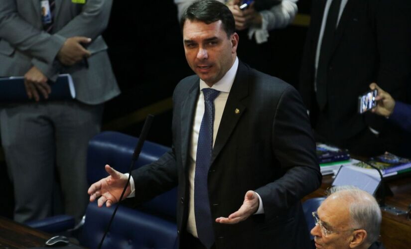 Em abril do ano passado, o senador teve os sigilos bancários e fiscal quebrados por determinação da justiça
