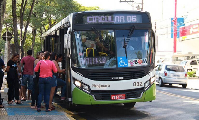 Após dois anos e meio sem aumentar a tarifa dos ônibus municipais, a Prefeitura de Taboão da Serra decidiu reajustar a tarifa em 13%