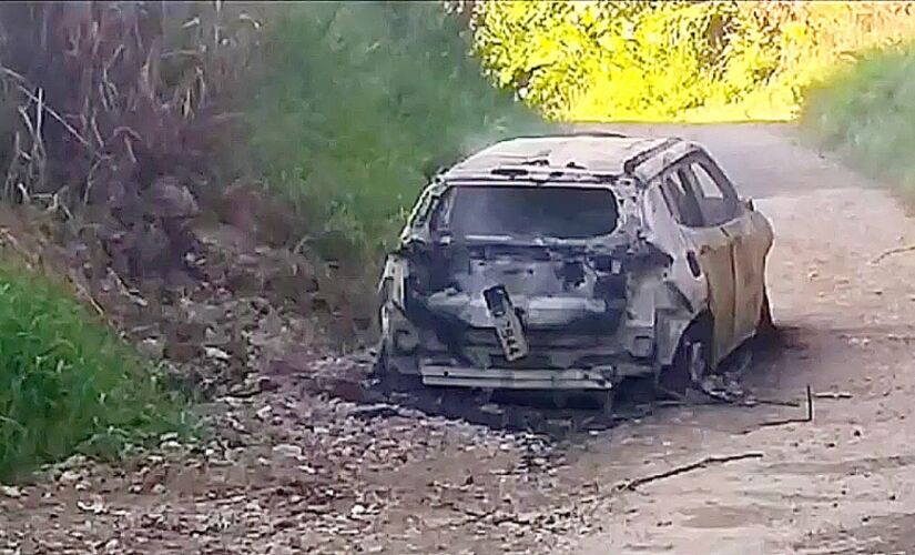Os corpos foram encontrados carbonizados dentro de um carro na estrada do Montanhão, no ABC
