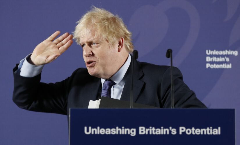 Jornalistas abandonam entrevista sobre o brexit  após assessores do premiê Boris Johnson barrarem a participação de veículos 