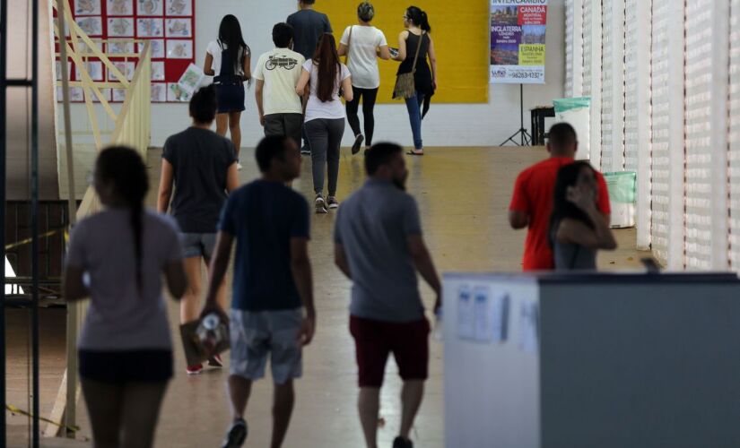 Movimenta&ccedil;&atilde;o de candidatos em local de aplica&ccedil;&atilde;o do ENEM