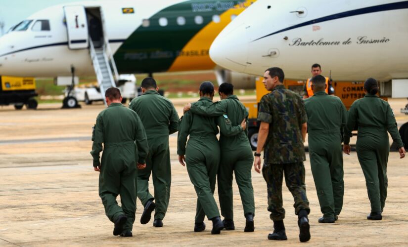 Aeronaves da FAB decolaram nesta quarta-feira com destino à China para buscar brasileiros