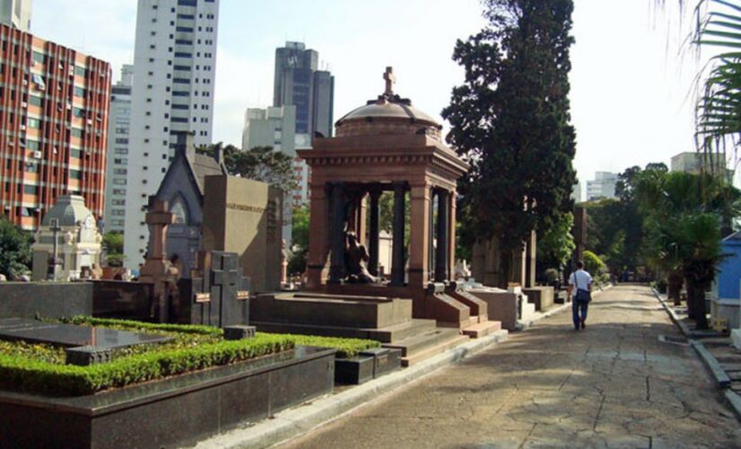 Cemitério da Consolação, na região central, faz parte de lote oferecido inicialmente por R$ R$ 128,7