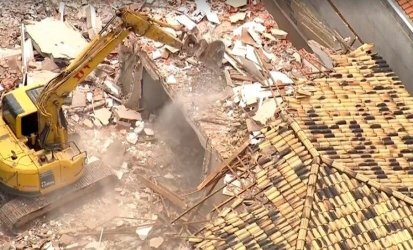 Casas foram demolidas na tarde desta quarta-feira (5) em Taboão da Serra