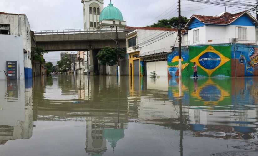 As fortes chuvas atingiram a capital paulista nesta segunda-feira (10)