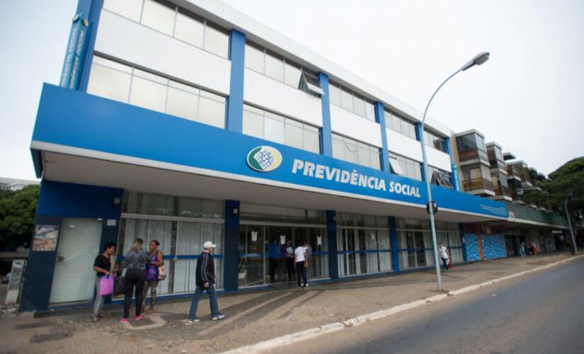 A portaria que trata dos reajustes dos benefícios do INSS está publicada no DOU desta terça (11)