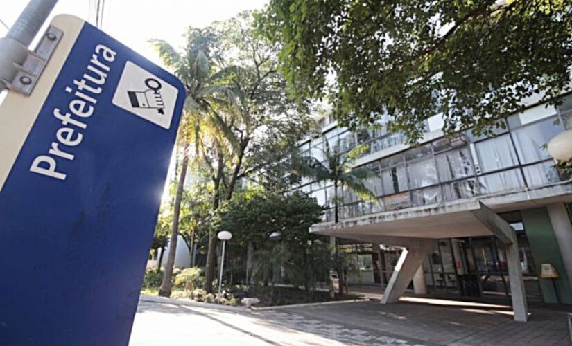 Objetivo é preencher quatro vagas de início imediato para os cargos de nutricionista, secretário de escola e professores