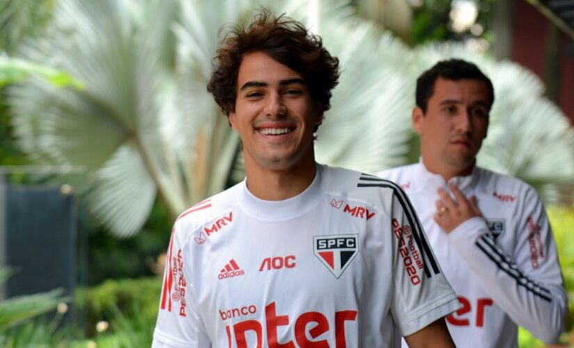 Nesta quarta (12), o meia Igor Gomes participou do treino no CT da Barra Funda