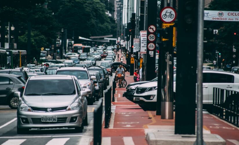 O rod&iacute;zio de ve&iacute;culos de passeio na cidade de S&atilde;o Paulo passar&aacute; a ser das 23h &agrave;s 5h do dia seguinte a partir de sexta-feira (9)