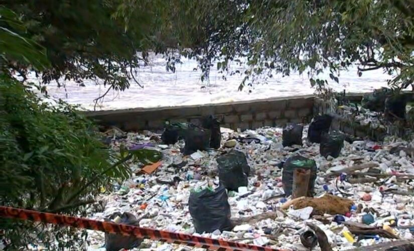 Como a água e a lama estão contaminadas, a limpeza precisa ser feita com muito cuidado; limpeza foi iniciada na última sexta-feira