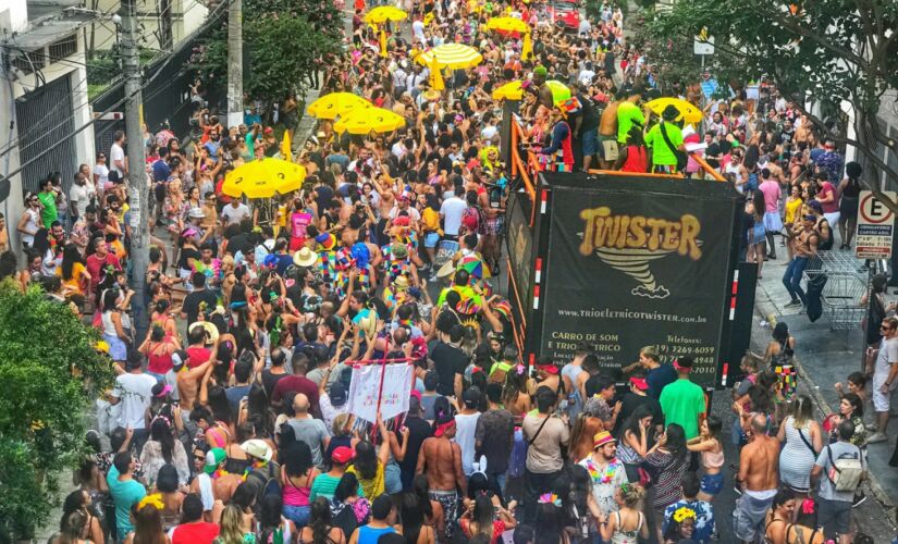 Bloco durante Carnaval de rua em S&atilde;o Paulo