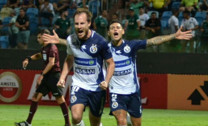 O clube goiano foi eliminado pelo Sol de América, do Paraguai, em pleno Estádio Olímpico
