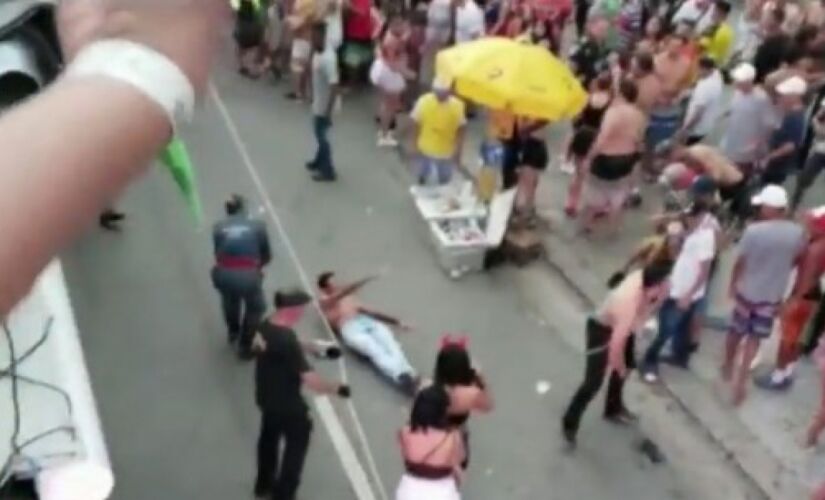 Após tiros, uma adolescente e um homem ficam feridos em bloco na avenida Henrique Schaumann