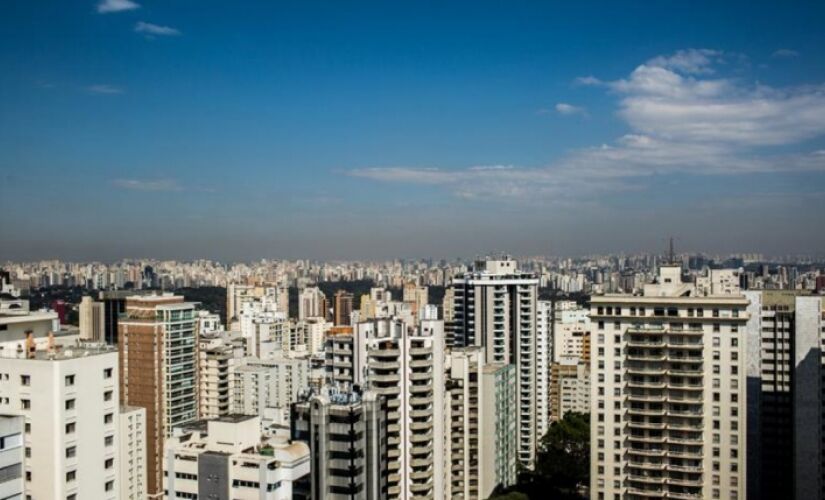 Os condôminos inadimplentes não devem entrar na contabilidade do quórum. 
