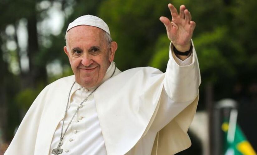 Papa Francisco, 84 anos, foi vacinado contra o coronavírus na quarta-feira; Bento XVI também recebeu vacina 