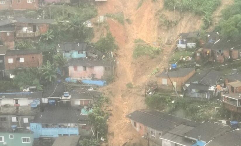 Ao menos 13 pessoas morreram nos deslizamentos causados pela chuva
