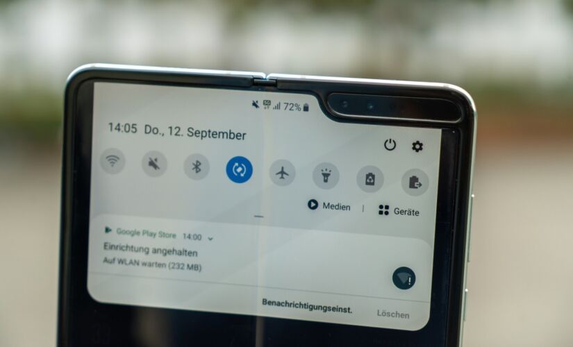 O 5G é a quinta geração de rede de internet móvel, que promete velocidade de download e upload de dados até 10x mais rápida do que o 4G