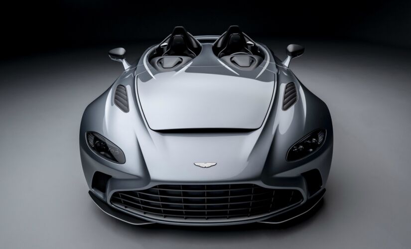 O Aston Martin V12 Speedster tem motor turbo 5.2 V12
