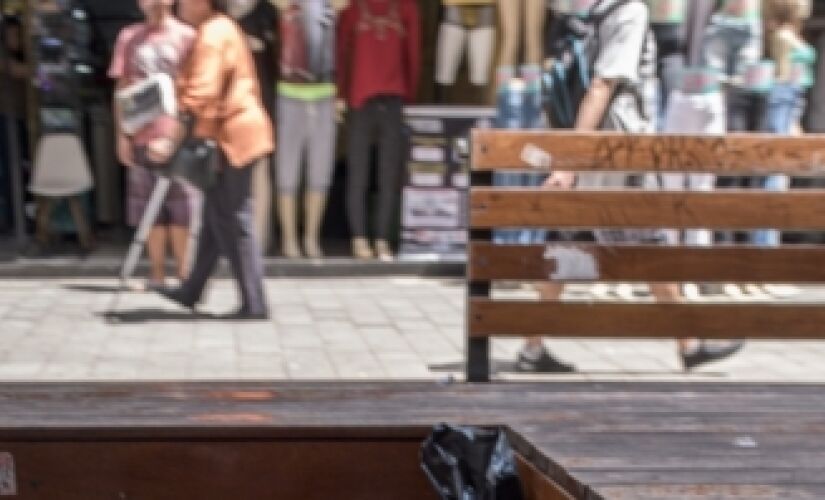 De acordo com um censo realizado pela gestão Bruno Covas (PSDB), metade da população em situação de rua acaba ficando sem teto por causa de conflitos familiares, 33% são por problemas com álcool e drogas e, na sequência, vêm desemprego, per