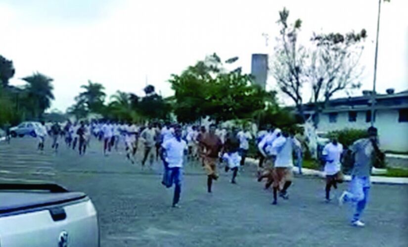 Cerca de 400 detentos, todos do regime semiaberto, fugiram do CPP de Mongagu&aacute; na segunda (16)
