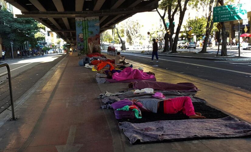Pessoas em situa&ccedil;&atilde;o de rua na regi&atilde;o central da Capital