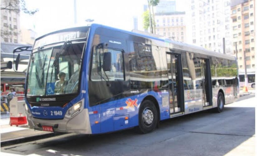 Secretaria informou que outros 1.032 ônibus deixaram de circular nesta segunda-feira pela Capital
