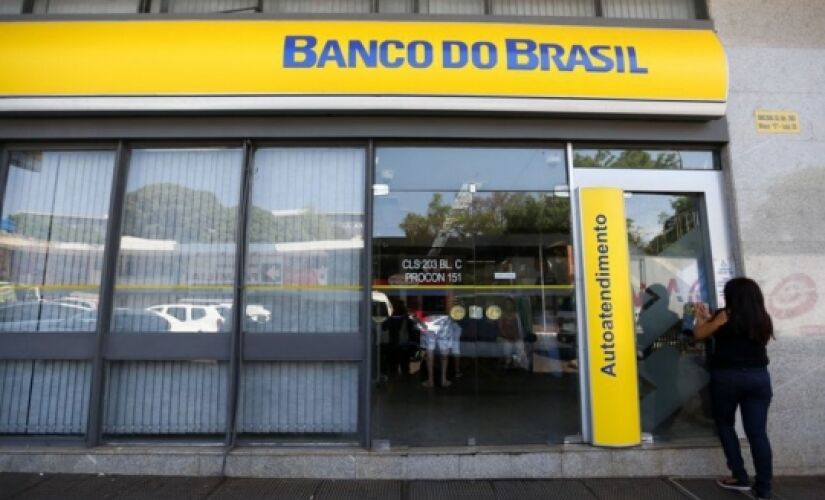 De acordo com a Federação Brasileira de Bancos (Febraban), no sábado (14) e no domingo (15) as áreas de autoatendimento dos bancos estarão disponíveis aos clientes