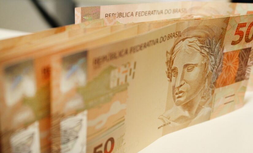 O voucher para trabalhadores informais passará de R$ 200 para R$ 300 por mês