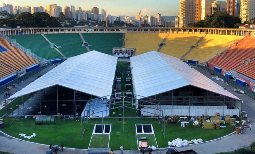 O hospital de campanha no estádio do Pacaembu ficou pronto em exatamente uma semana