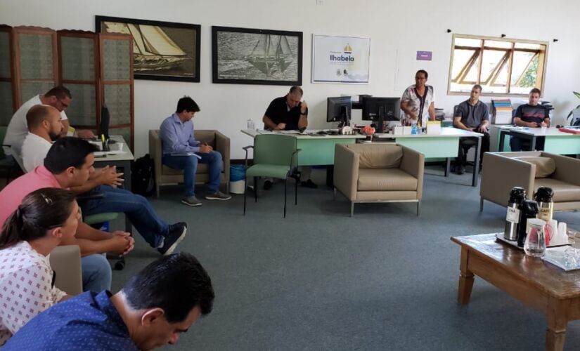 Reunião de apresentação do projeto da prefeitura sobre o pacote de medidas socioeconômicas de enfrentamento à doença 