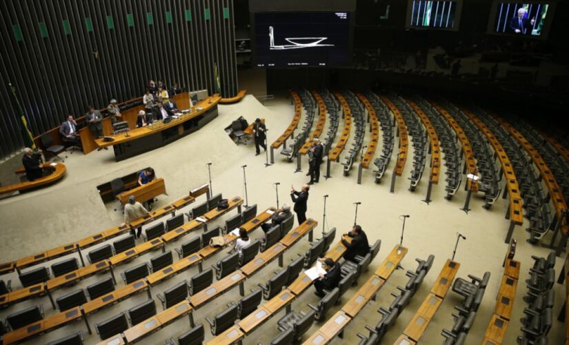 A mobilização de 513 deputados para eleger quem comandará a Câmara é um desafio 