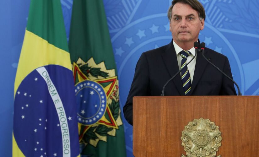 &quot;Bolsonaro n&atilde;o tem condi&ccedil;&otilde;es de seguir governando o Brasil e de enfrentar essa crise, que compromete a sa&uacute;de e a economia&quot;, diz o documento