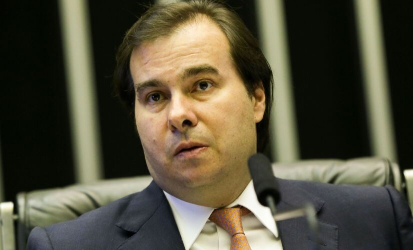 O presidente da Câmara, Rodrigo Maia (DEM-RJ), disse 
na sexta  que a linha de crédito "não vai resolver nada"