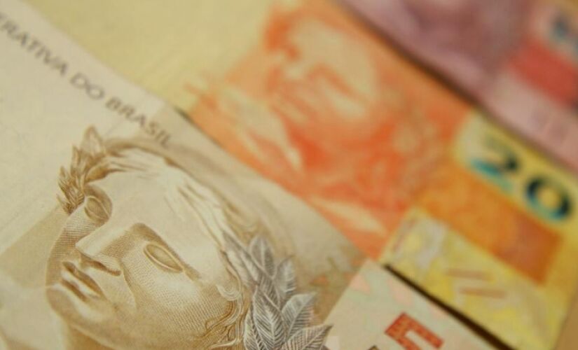 Governo reduz taxa de importação para produtos usados na fabricação do plástico