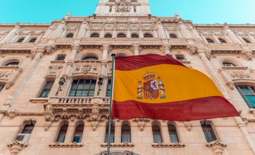 Espanha impõe mais regras a viajantes para conter Covid; país  impôs quarentena de pelo menos 7 dias a viajantes vindos do Brasil