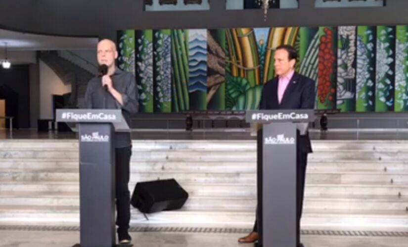 Bruno Covas, ao lado do governador João Doria, durante entrevista coletiva nesta quinta-feira