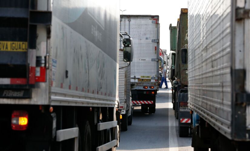 Presidente  anunciou a libera&ccedil;&atilde;o de linha de cr&eacute;dito espec&iacute;fica para antecipar o pagamento de custos de frete aos caminhoneiros.