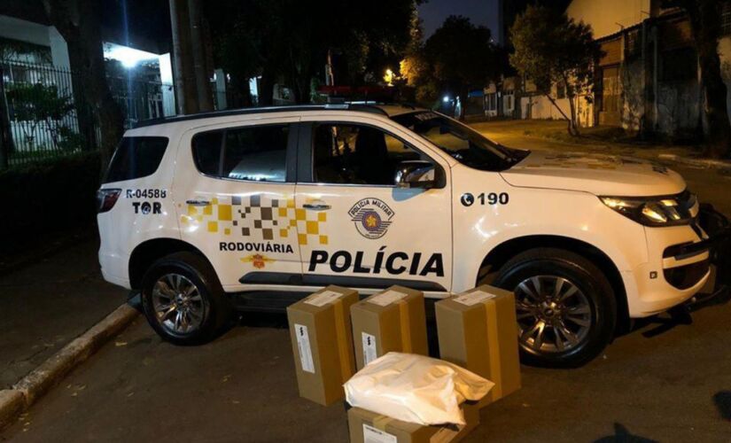 Suspeitos foram presos pela Polícia Rodoviária durante ação de rotina pela rodovia no Interior 