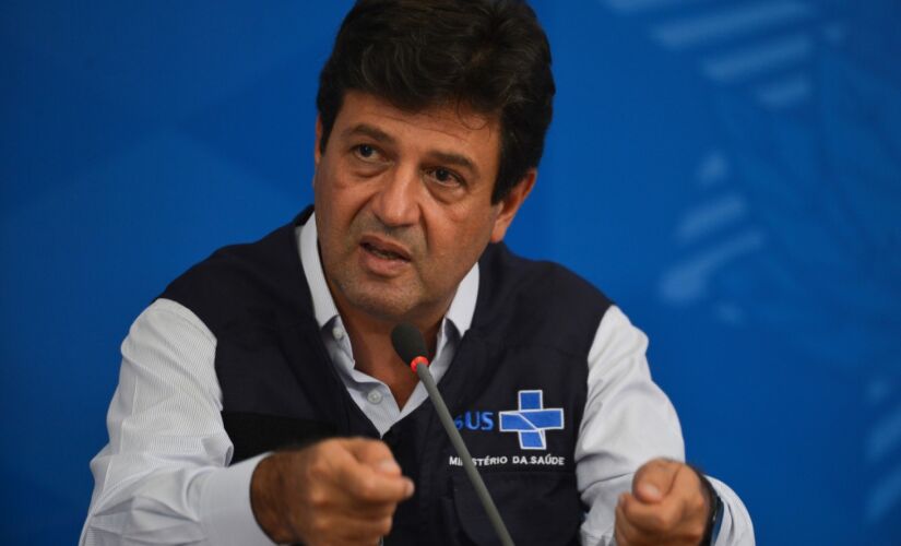 Al&eacute;m do ministro da Sa&uacute;de, Luiz Henrique Mandetta, o m&eacute;dico infectologista Julia Croda e o secret&aacute;rio de Vigil&acirc;ncia em Sa&uacute;de s&atilde;o outros nomes que assinaram o relat&oacute;rio.