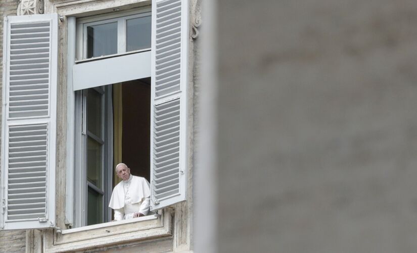 Após a tradicional oração do Angelus, nesta segunda (13), o Papa Francisco alertou sobre violência doméstica durante isolamento