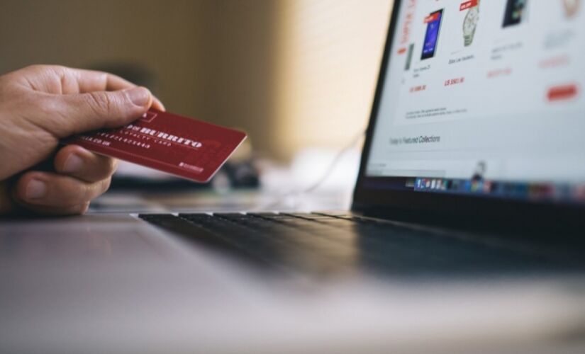 'Não assinarei nenhuma MP para taxar compras por aplicativos como Shopee, AliExpress, Shein etc', escreveu Bolsonaro