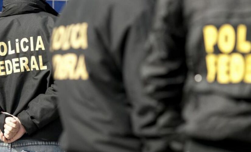 Policiais federais em ação.